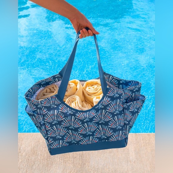 thirty-one Handbags - Thirty One Retired, Pick Up & Go tote/bag in Etched Shells 🐚. Blue/white sz Lg